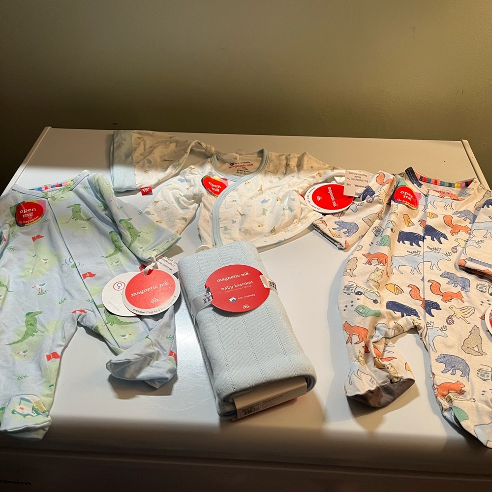 New Magnetic Me Baby Sleepers / blanket and top and hat All for $55 ( Preemie)